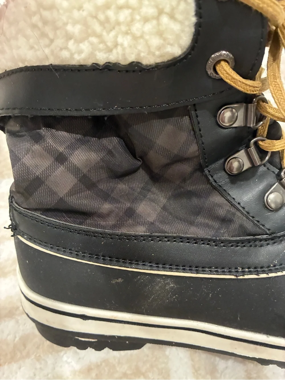Women’s Black Plaid Insulated Winter Lace-Up Boots with Shearling Collar Sz 8